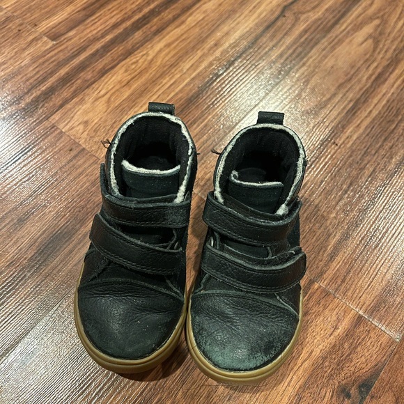 Toddler Black Velcro UGG Shoes - Picture 2 of 12